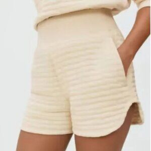 Everlane The Organic Cotton Quilted High Waisted Cream Shorts Women's Size M !